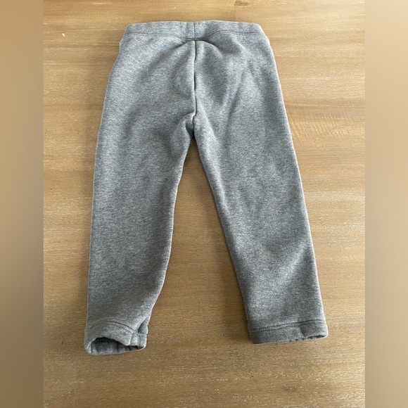 🎀  5 for $30 GAP Fleece Pants (Super Warm) 2T in Gray - Picture 3 of 3